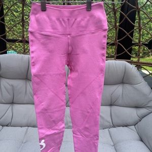 Peloton Mineral wash high rise seamless shapeshifter leggings size Small.